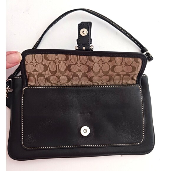 Coach Soho Blk Leather Wristlet Silver Buckle Front Pocket White Contrast Stitch - Picture 7 of 9